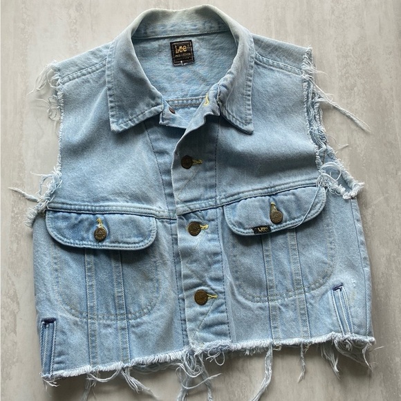 LEE Distressed Vest - Picture 13 of 13